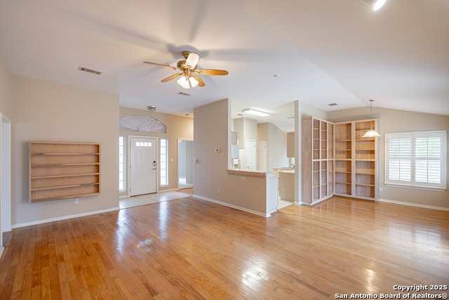 Listing photo id 4 for 303 Turtledove