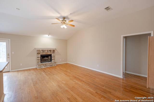 Listing photo id 6 for 303 Turtledove