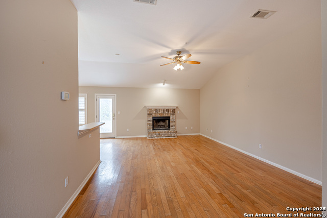 Listing photo id 7 for 303 Turtledove