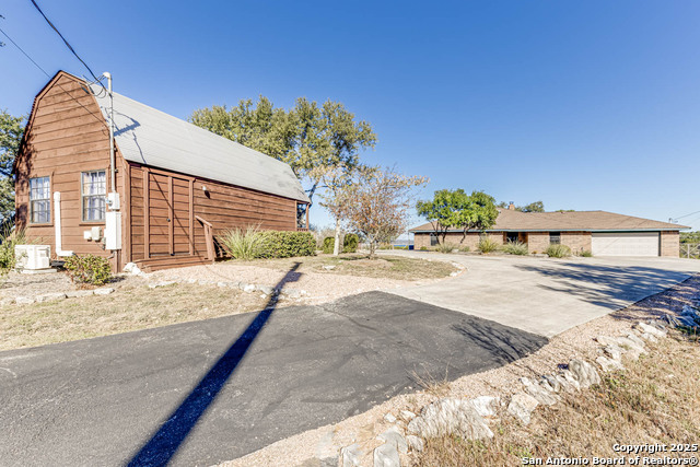 Image 36 of 42 For 2454 Island View