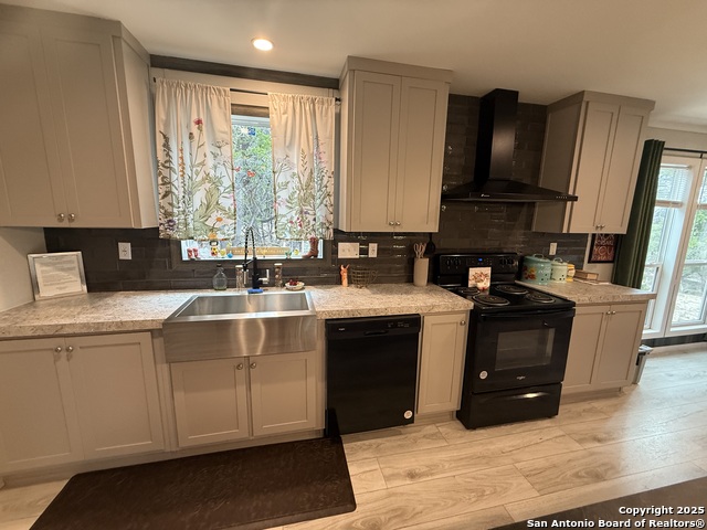 Image 4 of 18 For 133 Canyon Lake E