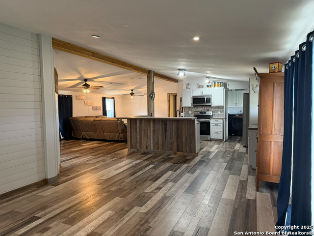 Image 14 of 30 For 17105 State Hwy 123 S