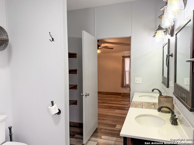 Image 24 of 30 For 17105 State Hwy 123 S