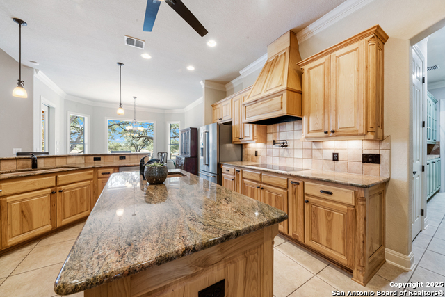 Image 19 of 68 For 415 Redland