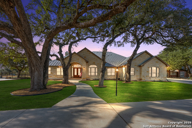 Image 2 of 68 For 415 Redland