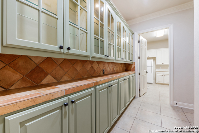 Image 23 of 68 For 415 Redland