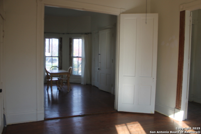 Image 13 of 23 For 303 Nueces S