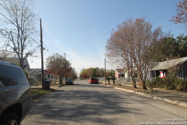 Image 19 of 23 For 303 Nueces S