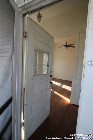 Image 20 of 23 For 303 Nueces S