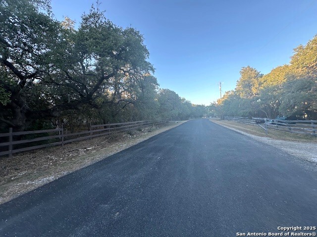 Listing photo id 19 for 28016 Windwood