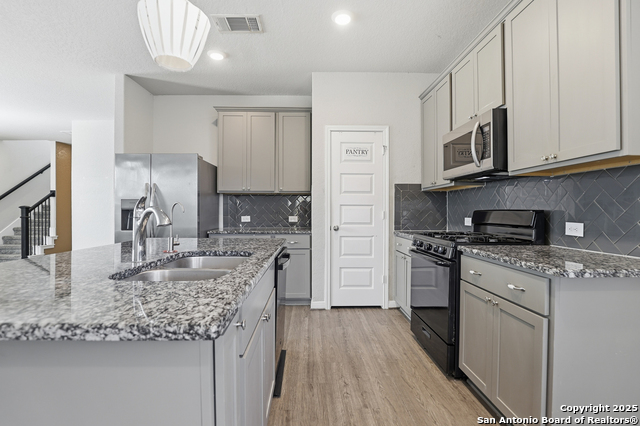 Image 11 of 36 For 5002 Longhorn