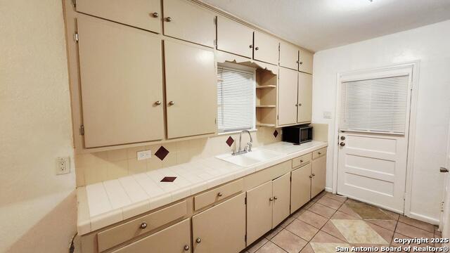 Image 4 of 14 For 2443 W Huisache Ave 1