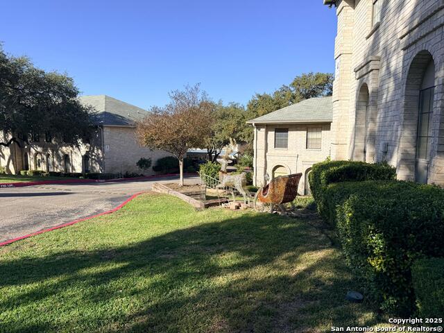 Image 17 of 28 For 8415 Fredericksburg 401