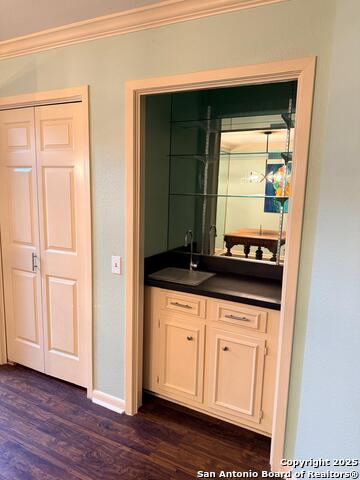 Image 18 of 28 For 8415 Fredericksburg 401