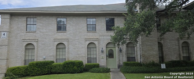 Image 22 of 28 For 8415 Fredericksburg 401