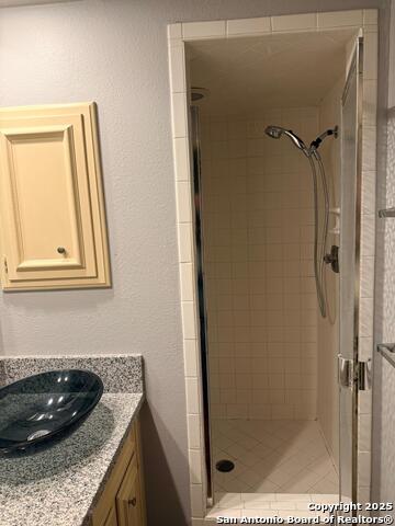 Image 9 of 28 For 8415 Fredericksburg 401