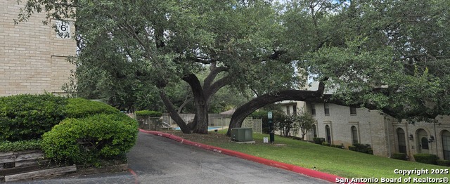 Image 8 of 28 For 8415 Fredericksburg  401