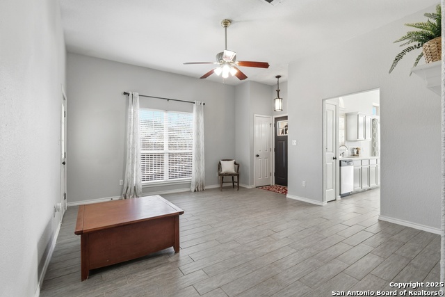 Listing photo id 9 for 1800 Pearce Court