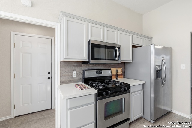 Listing photo id 13 for 1800 Pearce Court