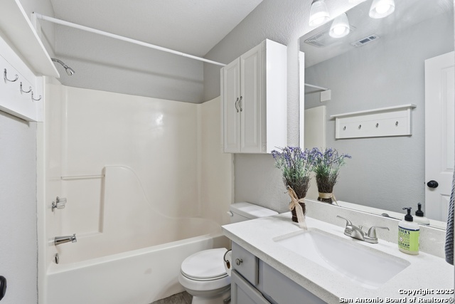 Listing photo id 17 for 1800 Pearce Court