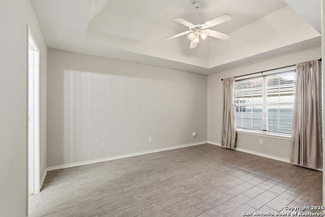 Listing photo id 18 for 1800 Pearce Court