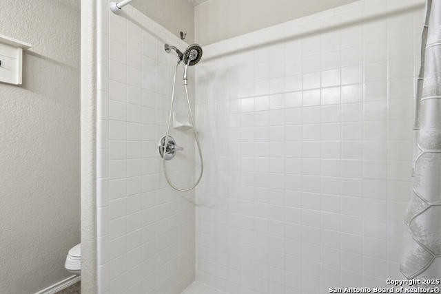 Listing photo id 21 for 1800 Pearce Court