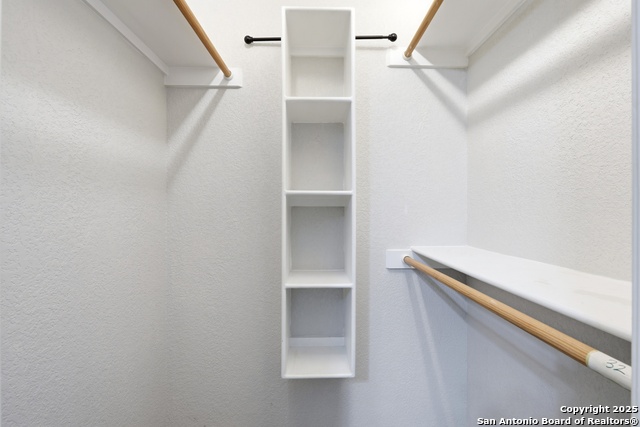 Listing photo id 25 for 1800 Pearce Court