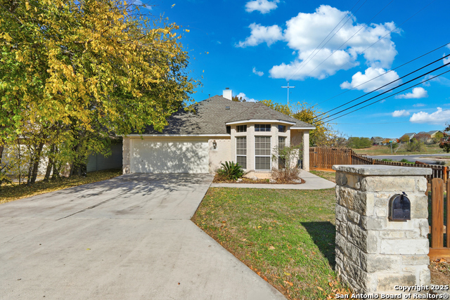 Listing photo id 1 for 1800 Pearce Court