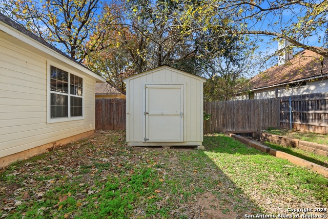 Listing photo id 32 for 1800 Pearce Court