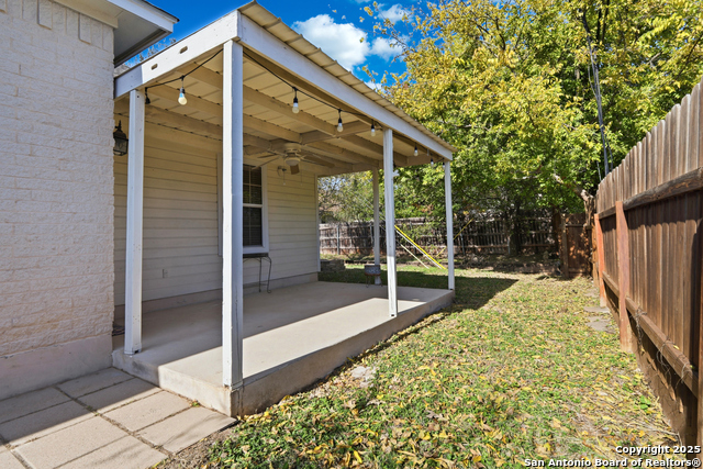 Listing photo id 35 for 1800 Pearce Court