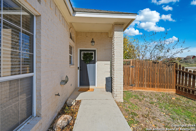 Listing photo id 4 for 1800 Pearce Court