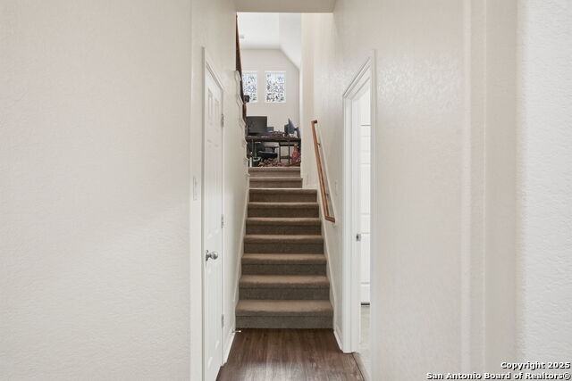 Image 33 of 50 For 4543 Lugo