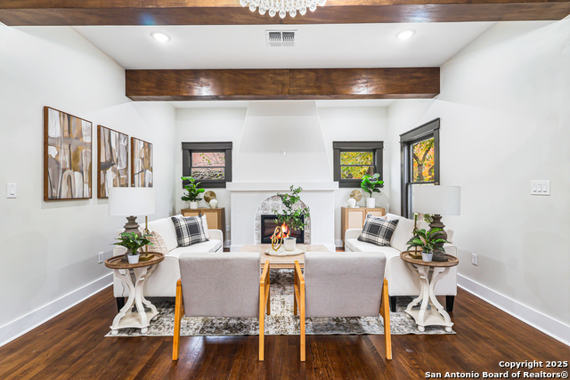 Image 10 of 55 For 339 Elsmere Pl W