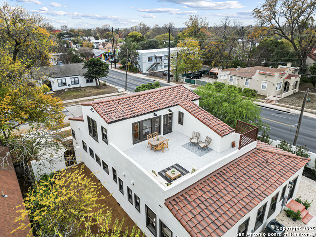 Image 2 of 55 For 339 Elsmere Pl W