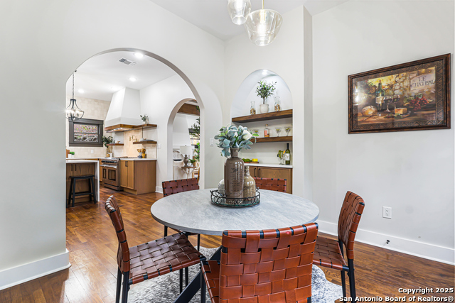 Image 20 of 55 For 339 Elsmere Pl W