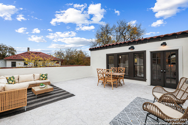 Image 44 of 55 For 339 Elsmere Pl W