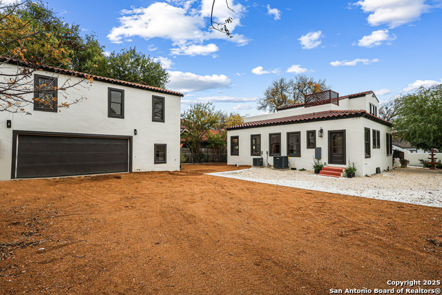 Image 47 of 55 For 339 Elsmere Pl W