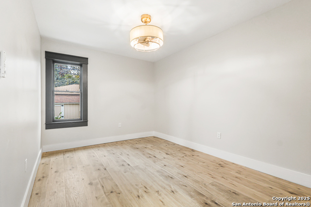 Image 53 of 55 For 339 Elsmere Pl W