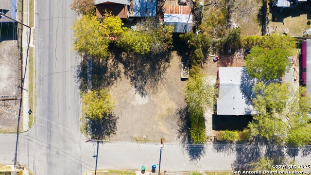 Image 3 of 5 For 907 Navidad St 1 S