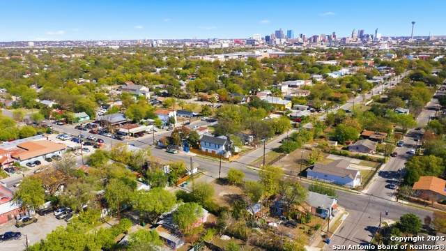 Image 4 of 5 For 907 Navidad St 1 S