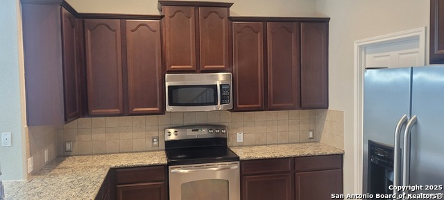 Image 4 of 20 For 225 Country Vale