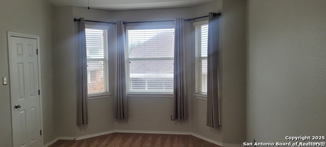 Image 8 of 20 For 225 Country Vale