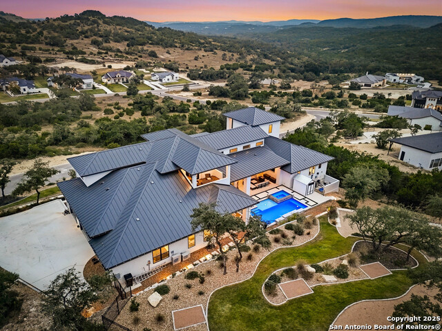 Listing photo id 3 for 23315 Ebner Rdg