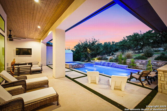 Listing photo id 82 for 23315 Ebner Rdg