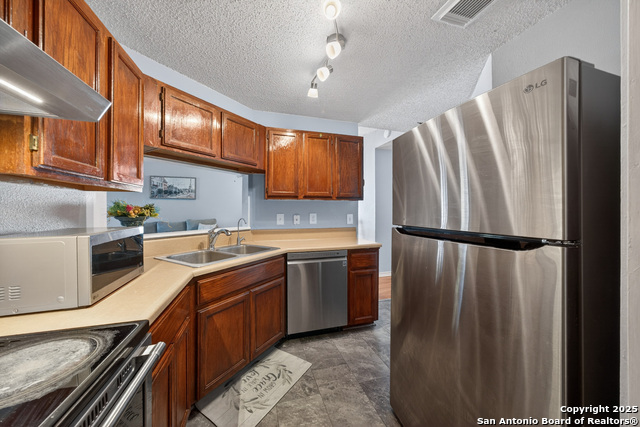 Image 11 of 28 For 9714 Valley Crest