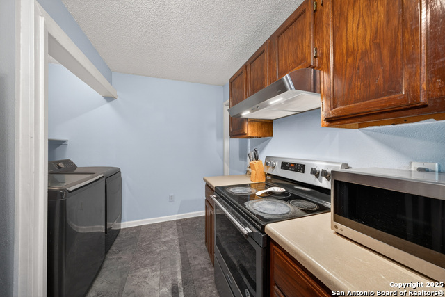 Image 12 of 28 For 9714 Valley Crest