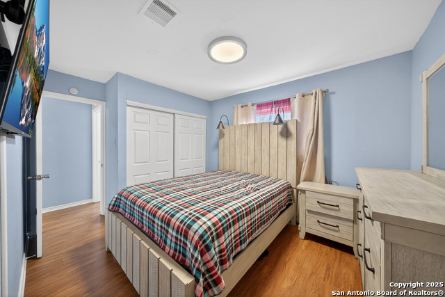 Image 17 of 28 For 9714 Valley Crest