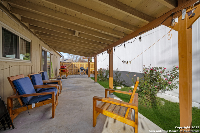 Image 22 of 28 For 9714 Valley Crest