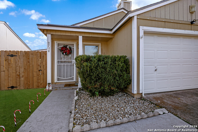 Image 3 of 28 For 9714 Valley Crest