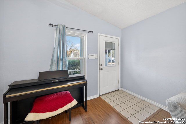 Image 5 of 28 For 9714 Valley Crest